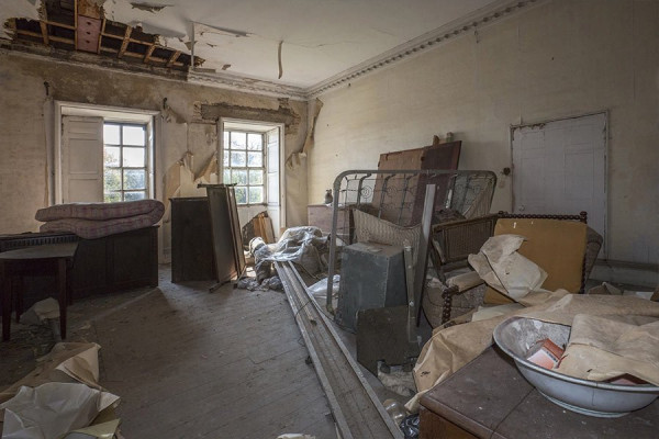 Foreclosure Property Clean-Out Services in Crystal City, Montclair, Centreville, Dumfries, Seven Corners, Alexandria, VA, and Surrounding Areas